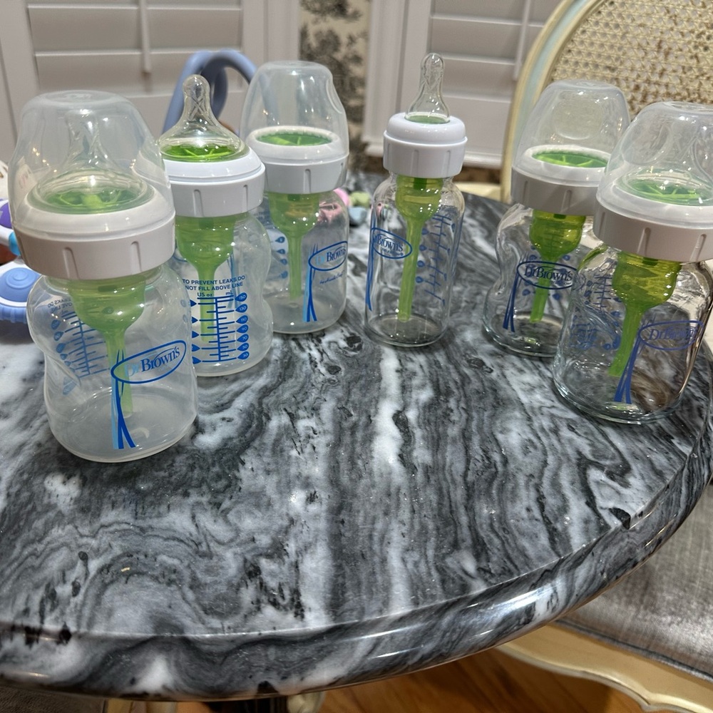 Dr. Brown’s Baby Bottles - 4 Glass 2 Plastic
